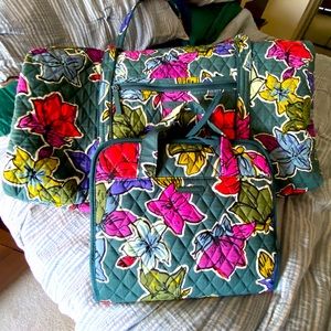 NWOT VB Duffle AND organizer